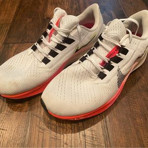 Mens Nike air zoom Pegasus 2021 size 9.5